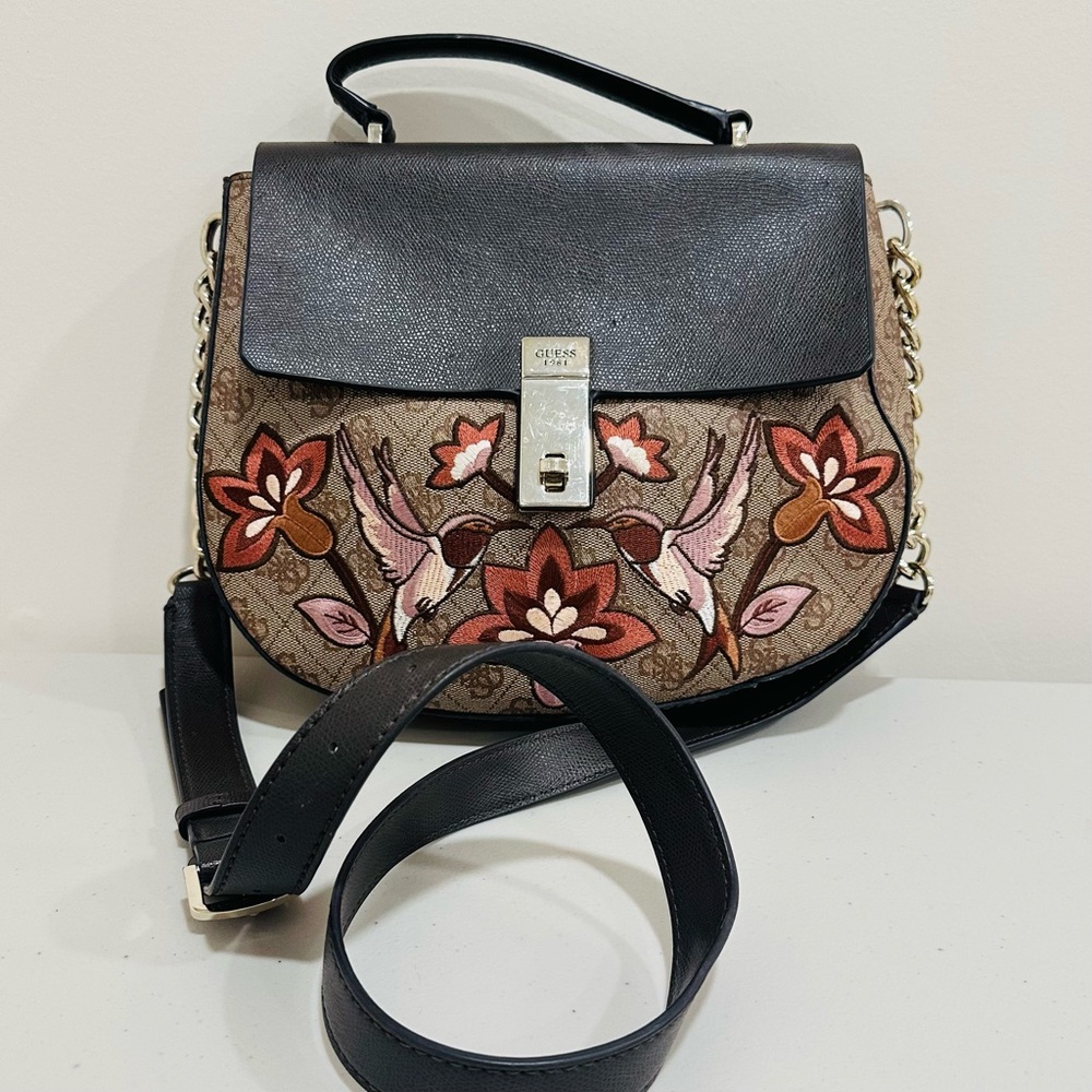 Guess Embroidered Humming Bird & Flower Floral Chain Shoulder Bag Handbag‎ Purse